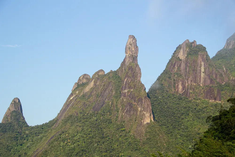Pico do Dedo de Deus, cartão-postal da serra de Teresópolis